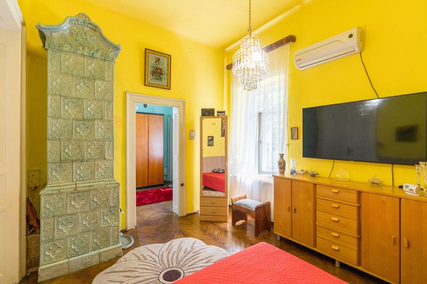Crisului, casa boiereasca si teren de 800 mp