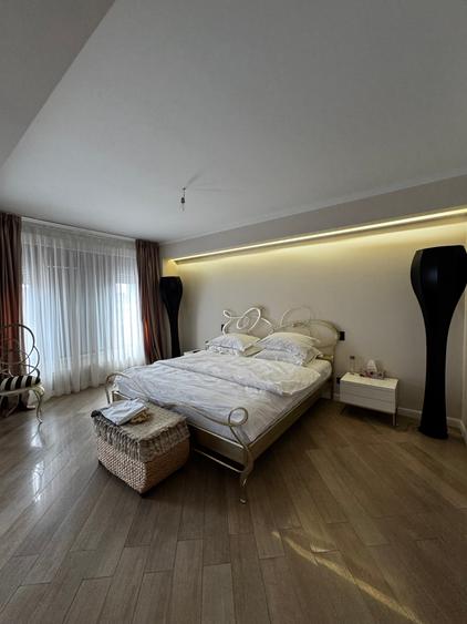Apartament 4 camere//bloc boutique//parcare//mobilat complet