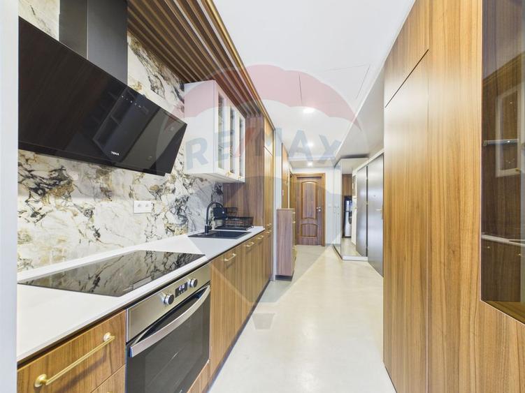 Apartament cu 3 camere ultrafinisat de inchiriat - Zona Decebal