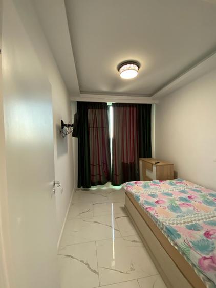 3 camere cu vedere frontală la mare mobilat lux