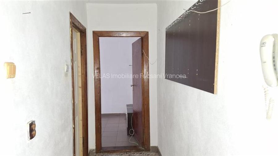 Apartament 2 camere, parter, CT, central - 9