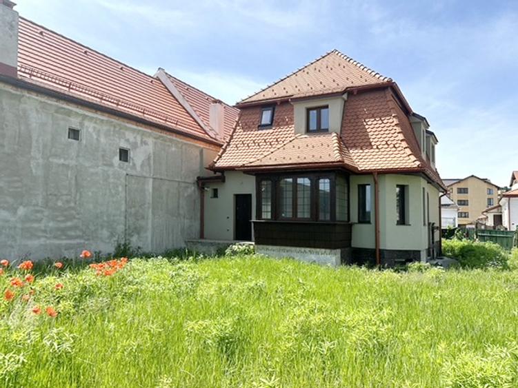 Casa Curte Proprie Zona Centrala