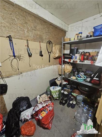 Casa 3 camere+garaj teren 370 metri in centru Ciorogarla - 8