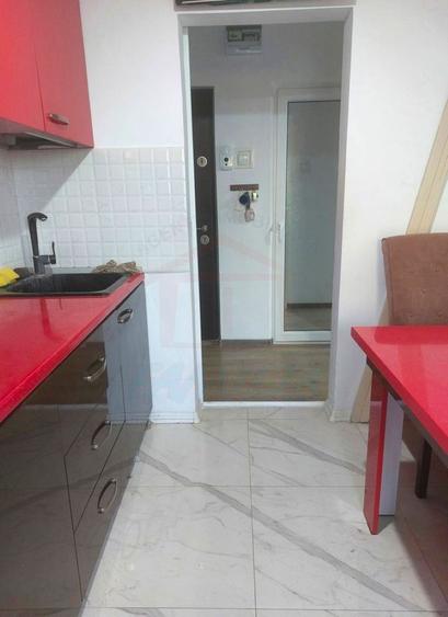 Apartament luminos, 2 camere, semidecomandat, etaj 2 – Tiglina 2