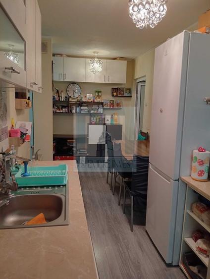 De vânzare apartament 2 camere, decomandat - zona Astra