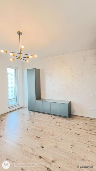 Apartament cu 3 camere, 2 bai si loc de parcare