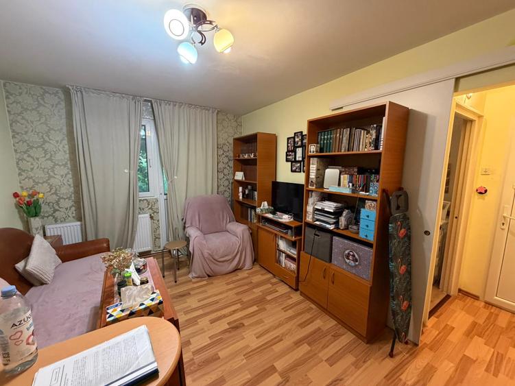 Sos Giurgiului, Piața Progresul, 2 camere, 37mp etaj 1, semidecomandat