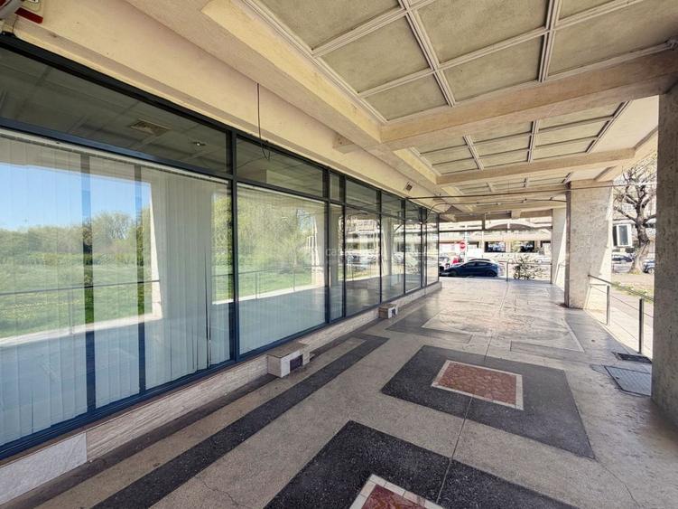 PRET EXCEPTIONAL! Ultracentral, spatiu comercial 168mp, vitrina ampla