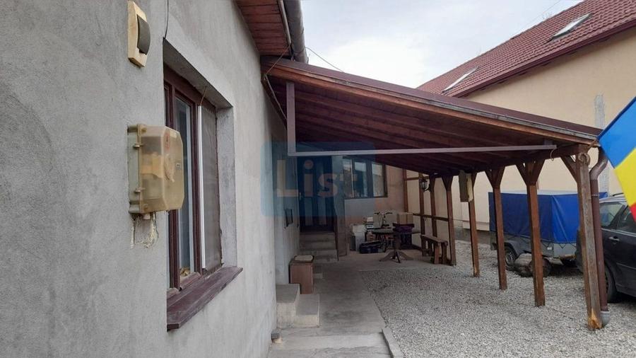 Casa cu 4 camere, curte, gradina, parcare, central Someseni