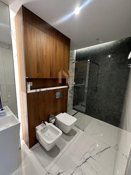 Apartament 2 camere, finisaje de lux - zona centrala!