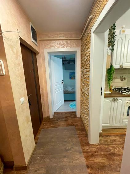 Apartament 3 camere-etaj 1-Podu Ros-renovat