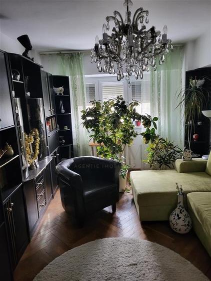 SIMION BARNUTIU - ETAJ 3 LIFT - 4 CAMERE - 2 BAI - 2 BALCOANE - DECOMANDAT