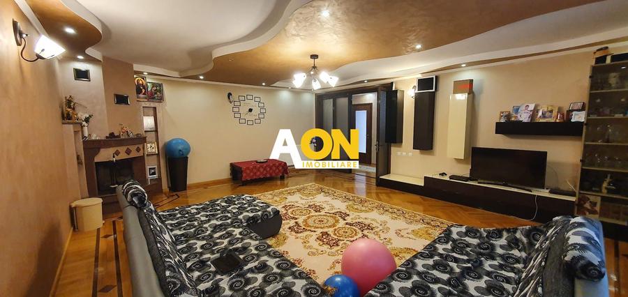 Casa P+1+M, 4 dormitoare, garaj, 500 mp teren, Micesti