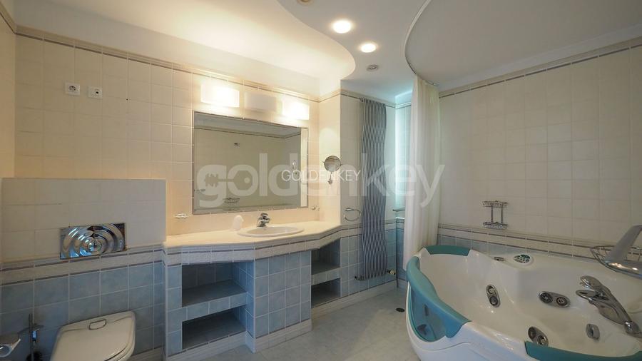 Vilă cu 7 camere, 5 bai | gradina 350mp, 2 garaje - 9