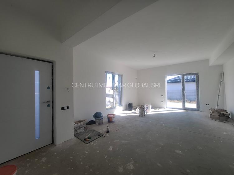 ​Casă individuală cu 4 camere de vânzare – Parter modern în zona Domnești - 9