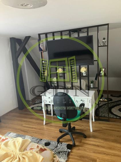 Complex de 2 case moderne suprafata totala de 245mp mobilate, zona Terezian