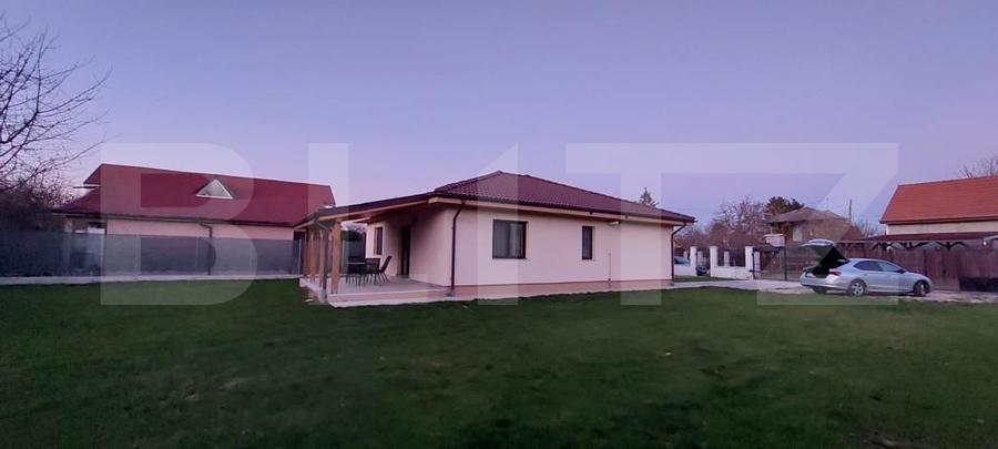 Casă complet mobilată și utilată, 3 dormitoare, 111 mp, zona Bercu Rosu