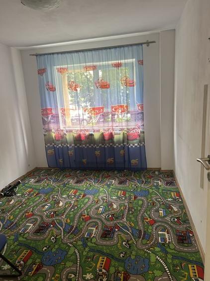 Apartament 3 camere Astra,decomandat,2 gr.sanitare,127000 Euro
