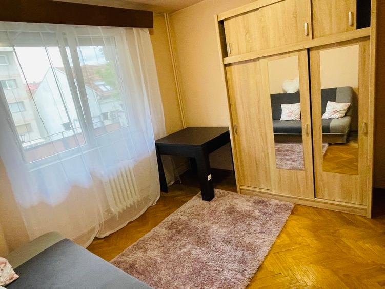 Ocazie. Apartament 3 camere decomandat ultracentral Bb. Magheru Oradea
