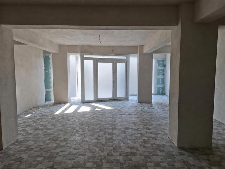 Spatiu comercial 79mp parcare zona Turnisor