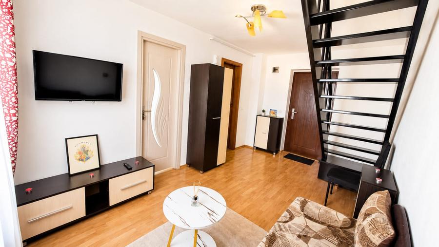 Apartamentul care îți oferă mai mult decât 47 mp – două niveluri, decomandat