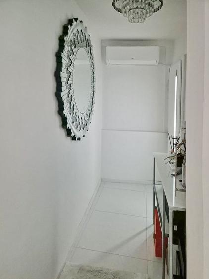 PROPRIETATE VERSATILA, complet renovată– 220 m² utili + 130 m² curte privată