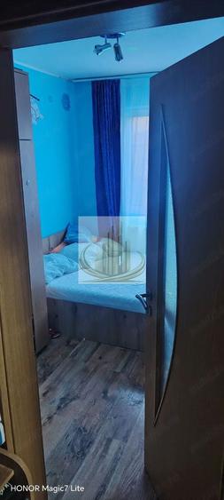 Apartament la etajul 1, baie cu geam și bucătărie închisă | Calea Șagu