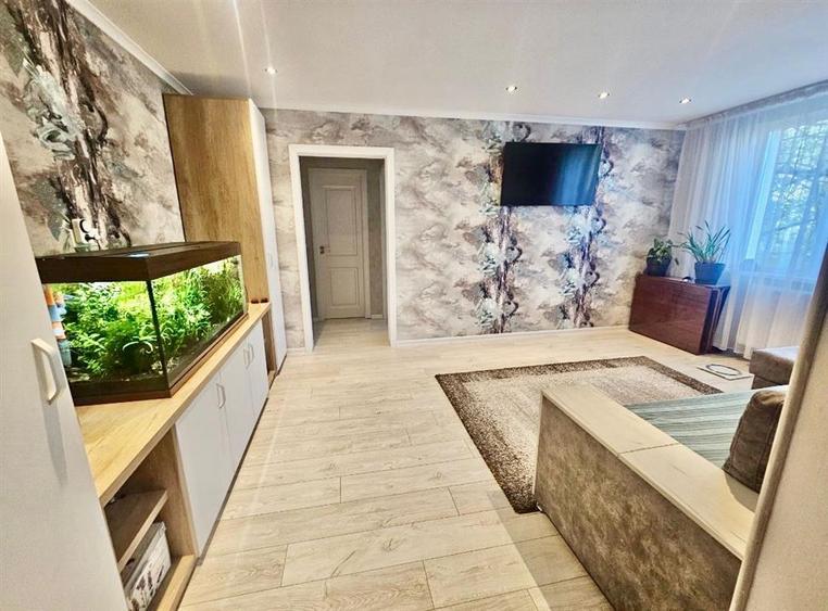 Apartament 3 camere Tatarasi - langa liceul A.I.Cuza