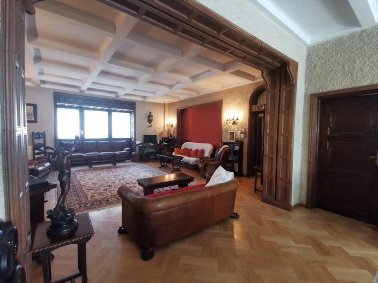 Dorobanti capitale stil Mauro Florentin curte libera 575mp