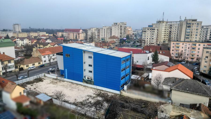 Cladire administrativa cu multiple functionalitati, reprezentanta auto, clinica