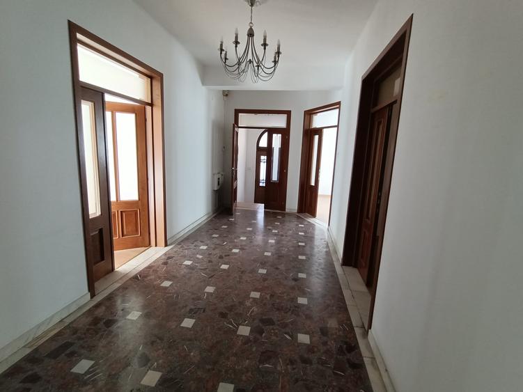 Birou in vila la parter - zona Gara de Nord