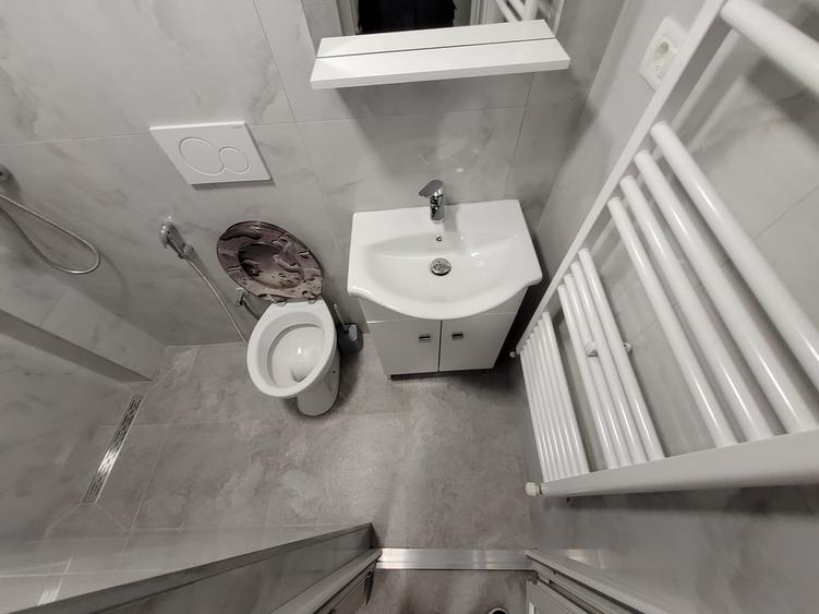 Apartament complet renovat cu centrala