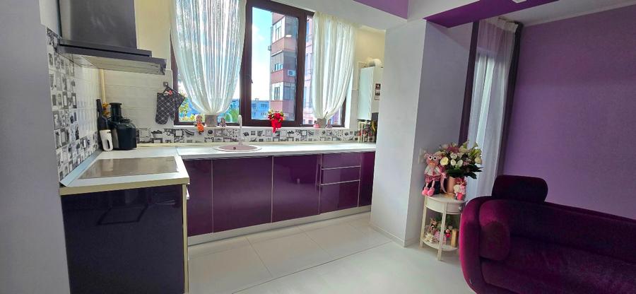 Vând apartament , 4 camere, 92 mp ,km 5