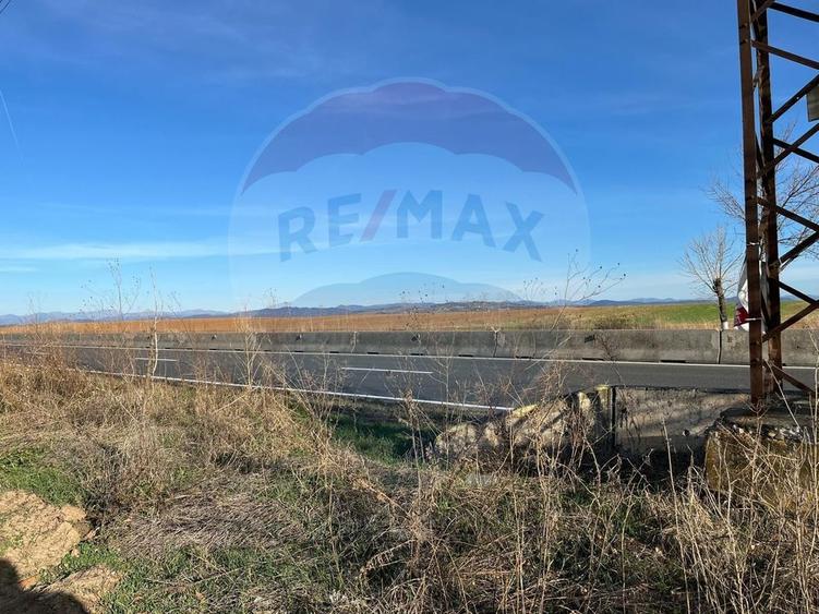 Teren extravilan de vanzare 17500 mp, deschidere 27m la DN1, Ploiesti