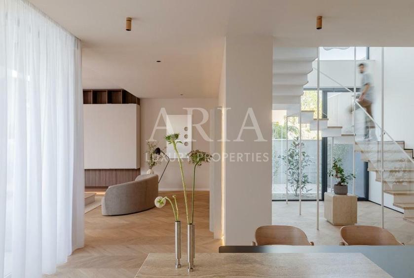 REZIDENȚĂ CONTEMPORANĂ CU DESIGN ICONIC | POZE REALE |