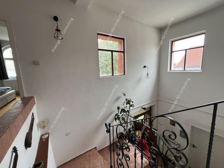Vila individuala renovata complet | 6 camere | 500 mp teren | Str Jean Monnet