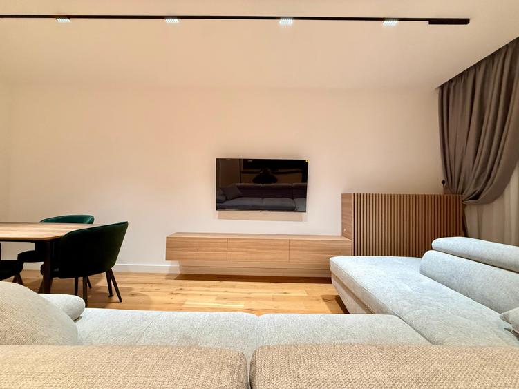 Apartament 3 camere de închiriat | Parcare subterana | Lebada Lake Residence