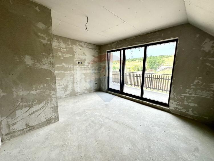 Casa individuala de vanzare in Salicea! 145 MP - 900 MP Teren