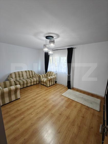 Apartament 3 camere, 94 mp, zona Mioveni