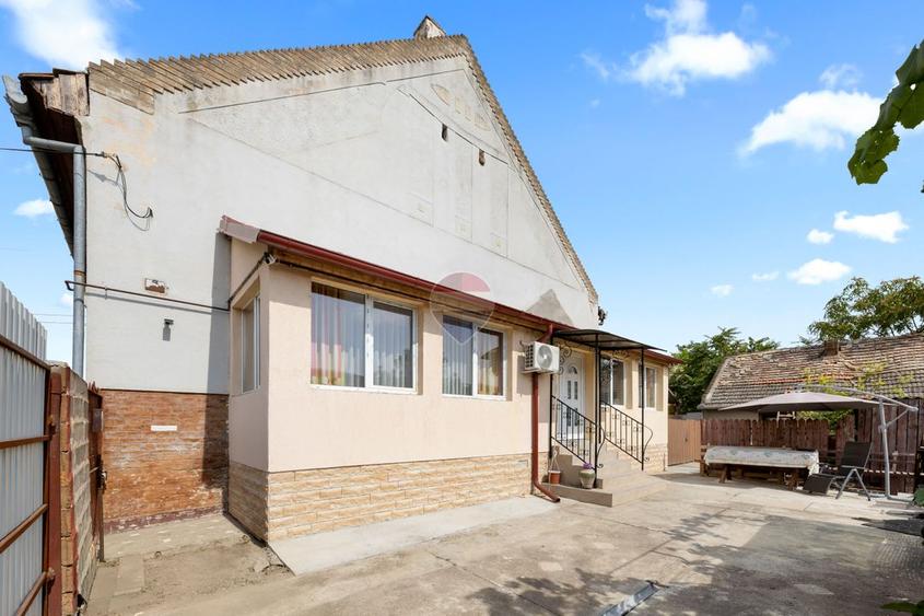 Casă cu 2 camere de vânzare - Nădlac