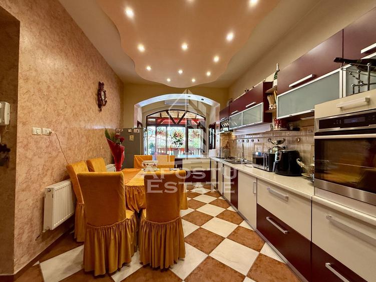 Apartament deosebit, cladire istorica, 220mp, renovat, zona Iosefin