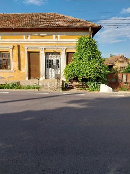 Casa 205 mp | Teren 2.379 mp | Potential comercial | Acces direct DN - 3