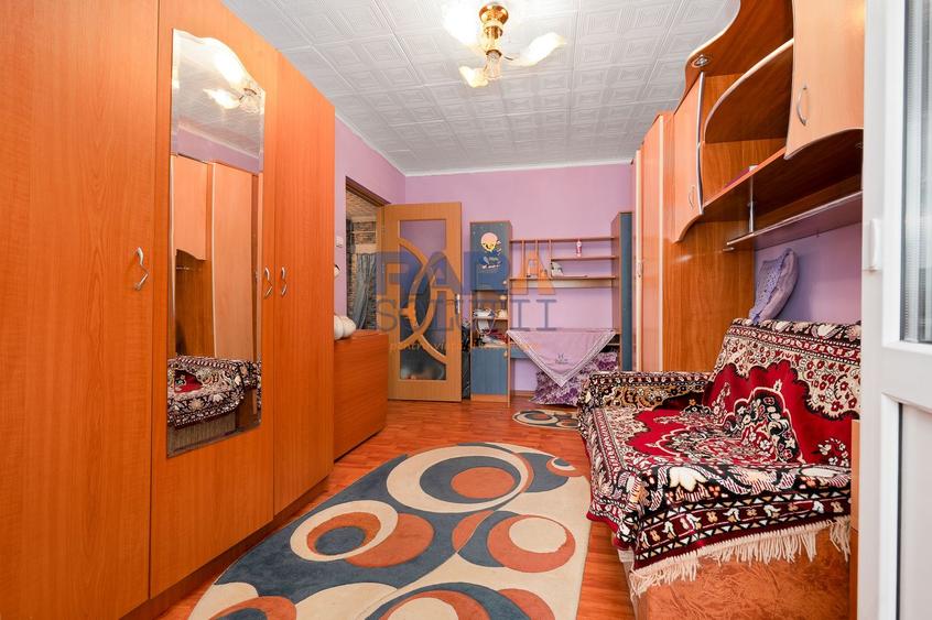 3 camere, 3 balcoane, etaj 3