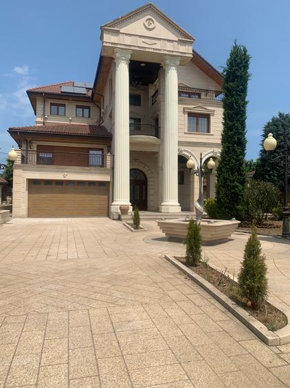 Primo -Vilă D+P+2M+Mpiscina teren 1289 mp preț.2.500.000 euro