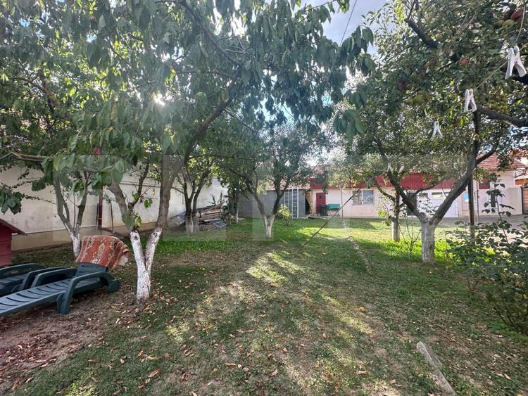 Casa cu 2 apartamente, 210 mp, teren 800 mp, zona Rasnov