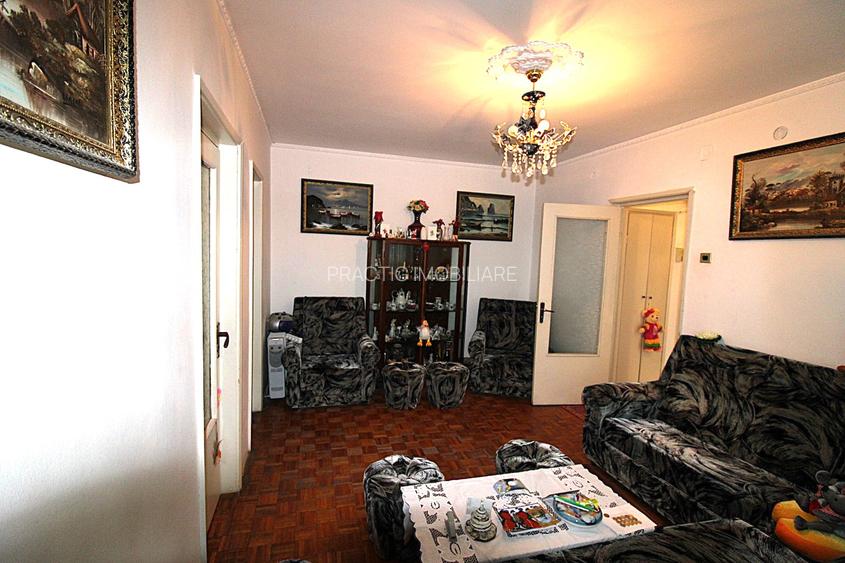 Apartament cu 3 camere in Mazepa1 - 2