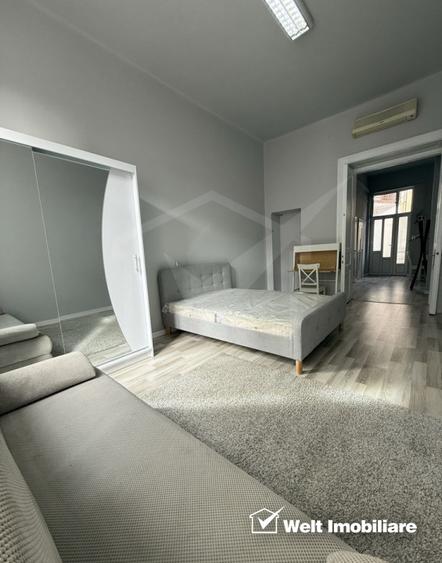 Central, Cladire istorica, 2 camere, 2 bai, modern renovat