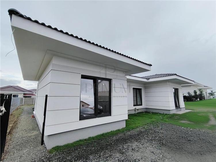 Comision 0 - Duplex modern - canalizare - zona accesibila