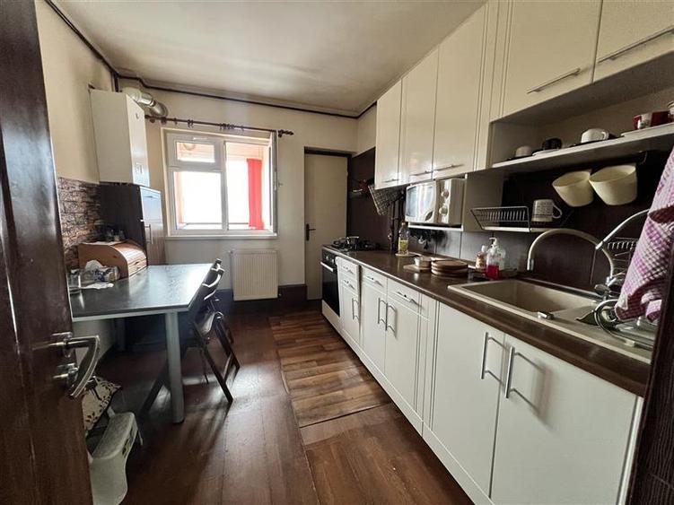 Apartament 4 camere decomandat, etaj intermediar Carpatilor- Lidl