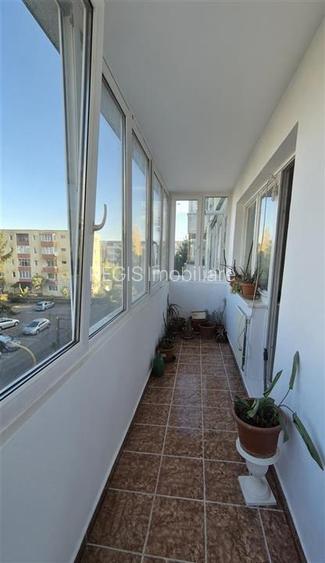 Apartament 3 camere, 2 balcoane si debara-zona Astra - 7